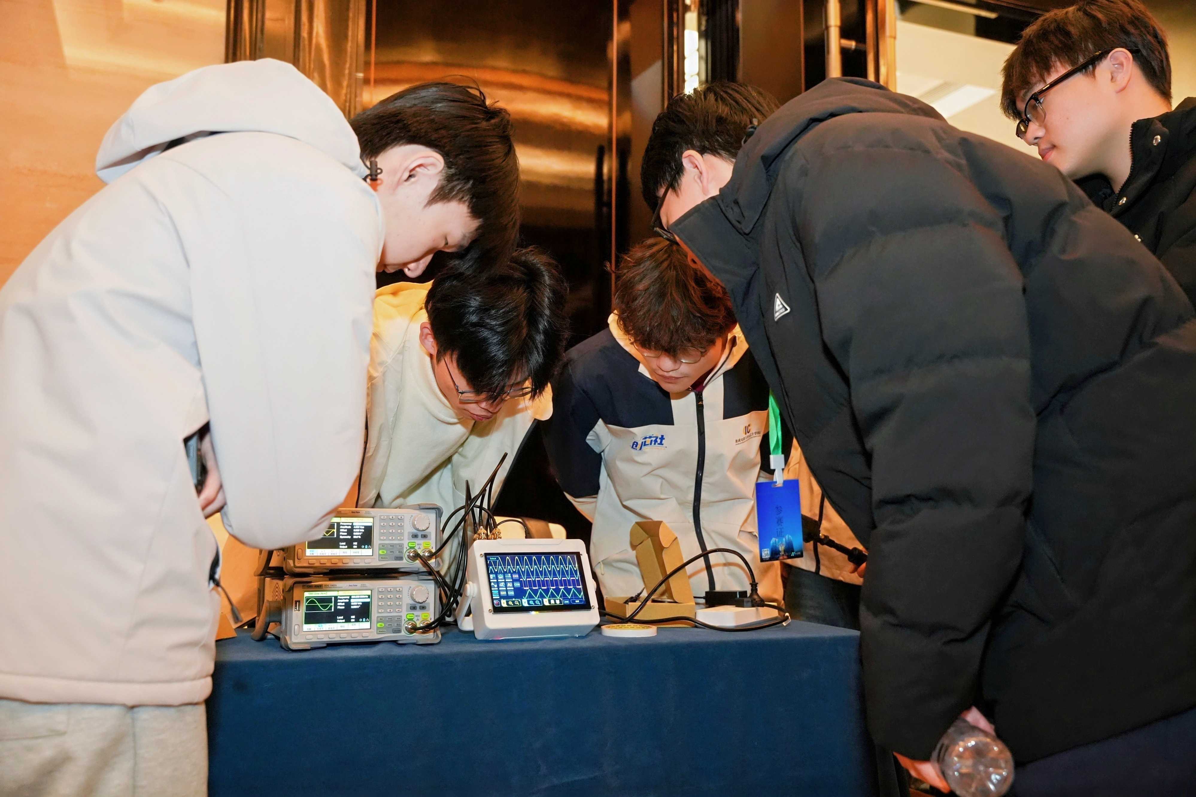 2025年嵌赛-FPGA大赛现场花絮